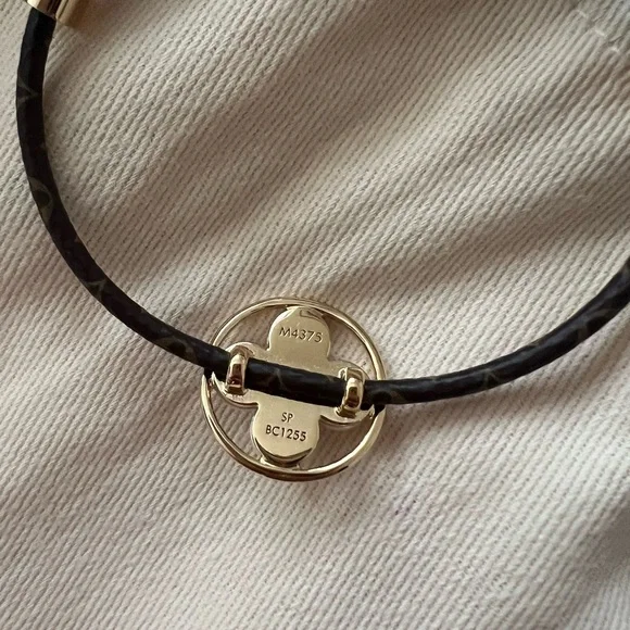 Louis Vuitton Black and Gold Bracelet - Picture 4 of 12